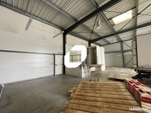 Local d'activité 300 m²