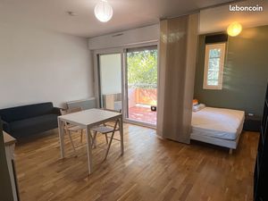 Jolie studio de 26 m² avec balcon & parking – Plan des 4 Seigneurs (rare)