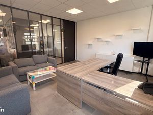 Location bureau de 25m2 à Cergy-Pontoise (Osny) + jardin terrasse 150m2 + cuisine + servic