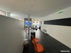 Local commercial 245 m²