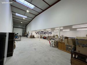 Local bureaux 450 m²