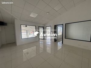 Bureaux 75 m² Baie-Mahault