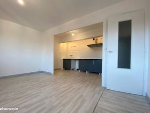 Grand T2 centre ville proche du Théâtre