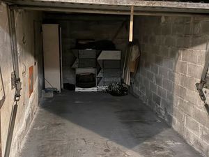 Garage fermé à vendre à Cyril Besset