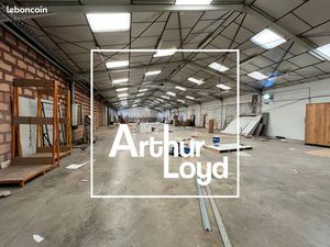 Local d'activité 1 600 m²