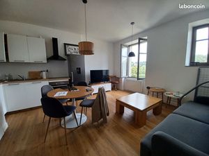 Très joli et confortable T2 meublé avec cuisine équipée et cave  en basse ville de Quimper