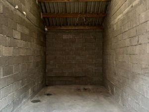 Garage / parking couvert / box 22m2 - Saint-Flour