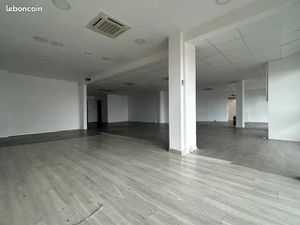 Local commercial 154 m²