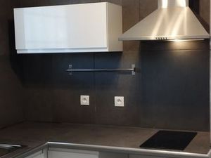 T1 30 M2 Rénové entièrement PAU centre 480 toutes charges comprises