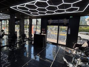 Fonds de commerce 63 m² – Idéal toutes activités – Salon de coiffure ou autre