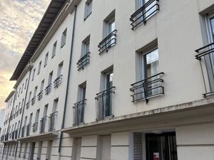 T3 lumineux avec terasse