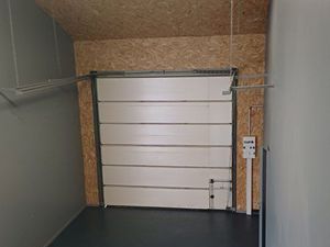 ENTREPÔT isolé de 60mcarrés