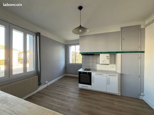 Location ou colocation Duplex F4  5 pièces  91 m² habitables  103 m² utilisables  avec jar