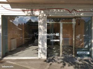 Local 116 m² Hennebont