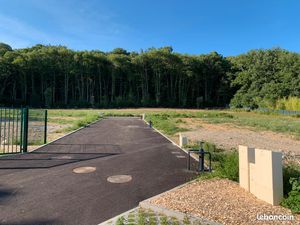 Terrain constructible entèrement viabilisé au sein d'un Domaine privé