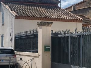 Maison de 47m2 avec cour et garage