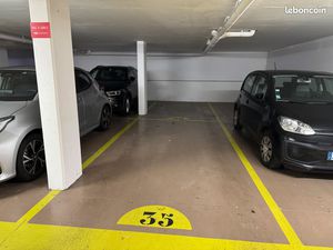 2 places de Parking couvert avec ou sans cave