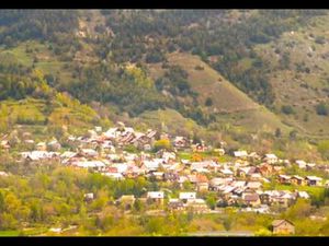 Terrain de 433m2 a louer de loisir ou agricole a saint martin de queyrières au lieu dit pa