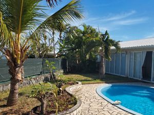 Location villa T4 meublée avec piscine