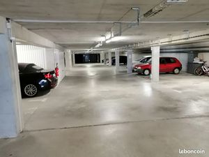 Parking Carquefou centre