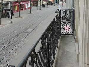 Hyper Centre 4 pièces Balcon