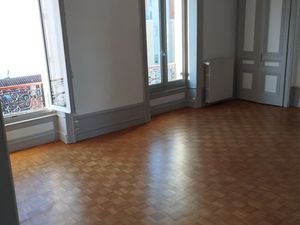Appartement duplex 110m² entièrement refait à neuf  quartier Ste Blandine