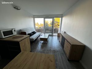 Studio rénové à louer