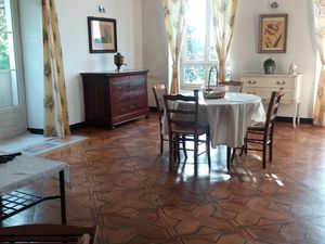 Loue F4 de Charme dans batisse de caractère à Lons Le Saunier