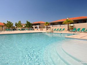 Superbe T2 bis de 44 m2 avec terrasse et piscine à La Bouverie (Var)