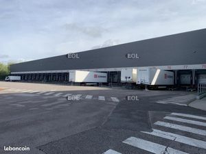 Local industriel 7 258 m²