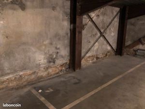 1/2 Place parking dans garage fermé pour moto scooter velo Gare Perrache