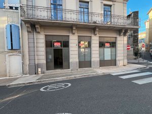 Bureaux/locaux à louer en plein cœur du village