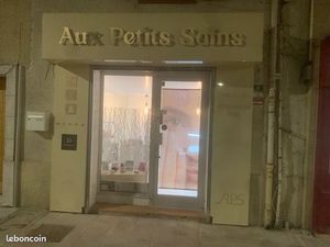 Loue local commercial Greasque