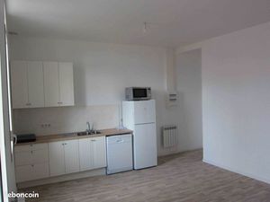 T2 38 m2 + 5m2 de balcon sur jardin Bordeaux Nansouty Barrière de Toulouse