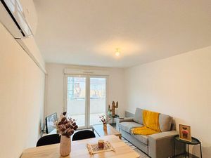 Beau T2 de 48 m² - Terrasse 20 m² - Résidence sécurisée - Place de parking couverte - Expo