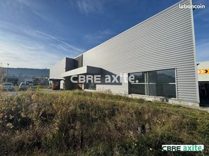 Local commercial 824 m²
