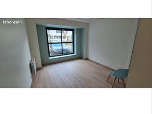 Bureau 20m2 centre paramedical