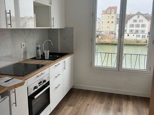 Grand 2 pièces face Marne au calme centre gare