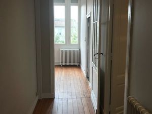 A louer beau T2bis /T3 75 m2 tres lumineux Quartier croix Blanche