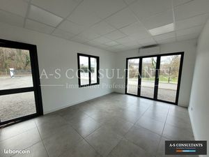 Bureaux 100 m²