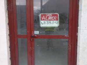 Local commercial en travaux d'aménagement. Idlocallocal■Comprenant une salle d'attente  ca