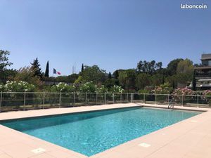 Appartement 2 pièces dans résidence sécurisée avec piscine