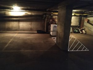 Place parking moto zone route de Beaucaire – Rue de Grézan