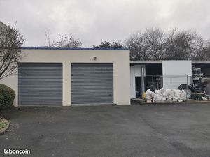 Entrepot 60 m2 + 40 m2