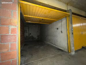Garage / parking / box 15m2