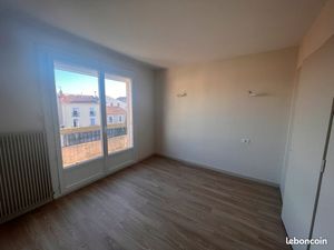 Appartement T2 très bon état avec balcon et possibilité parking en supplément