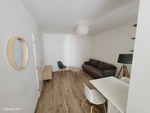 Appartement r+1 2 pieces meuble + cour exterieure refait a neuf