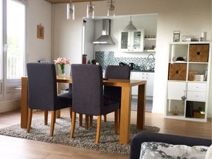 Location F2 bis 58 m2 très lumineux proximité docks  garage individuel fermé