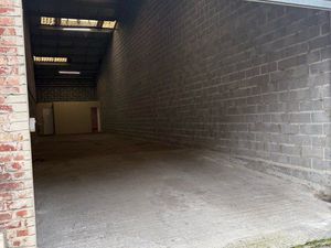 Entrepôt hangar box stockage 125m2 à louer