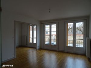 Vends T4. 74 m2 à deux pas de la